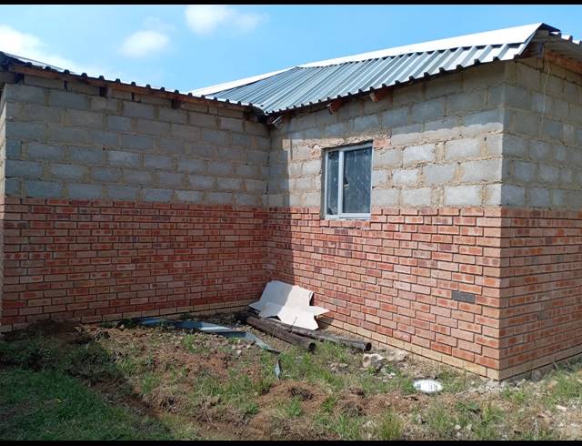 2 BEDROOM FREESTANDING FOR SALE IN EMONDLO UNIT A